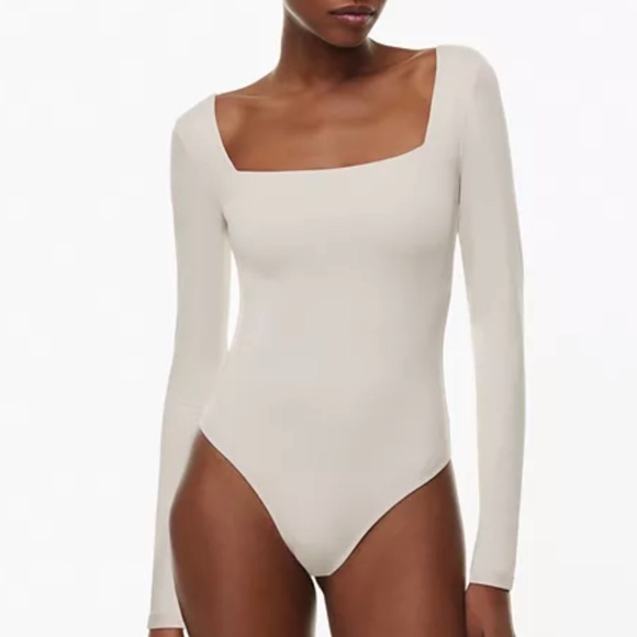Aritzia Tops - ARITZIA Sassen Contour Bodysuit color WHITE